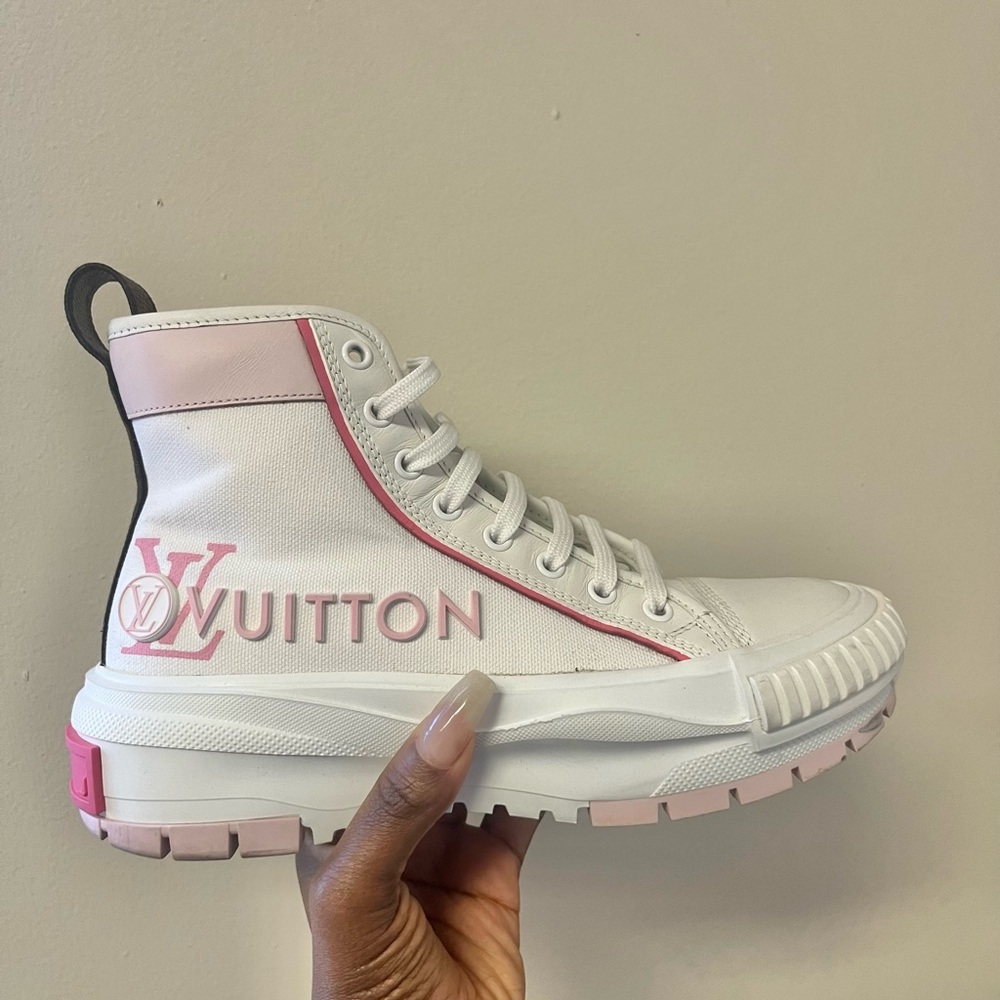 Louis Vuitton High top Sneakers